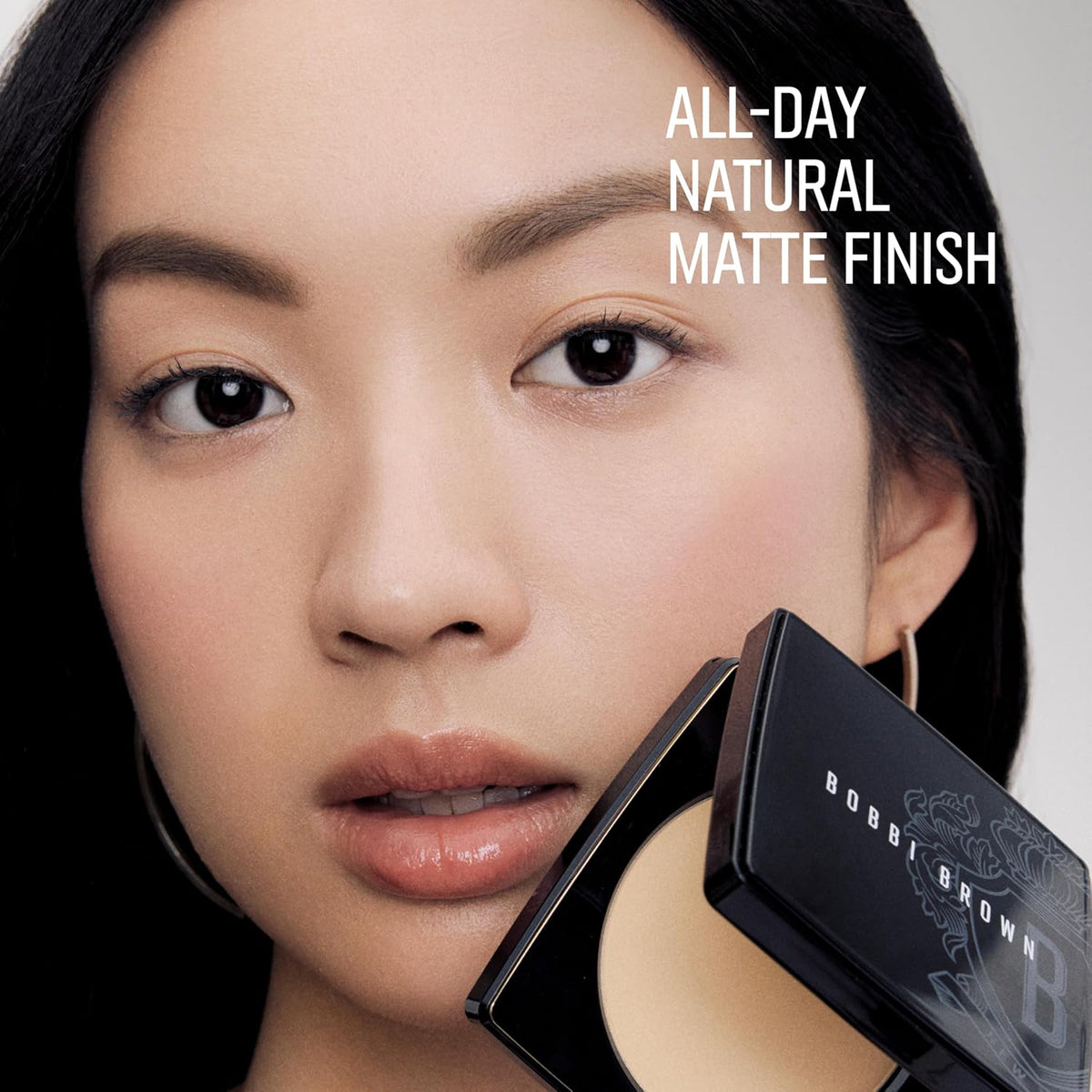 Bobbi Brown Sheer Finish Pressed Powder | Oil-Absorbing, Mattifying Setting Powder for All-Day Shine Control | Includes Puff, 0.32 Ounce